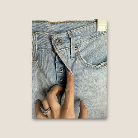 Levi’s 501 Straight Leg Light Wash Jeans Size 27x30 - Picture 4 of 6